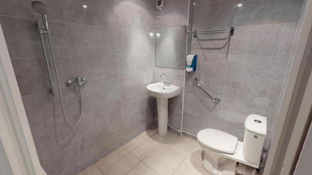 Kyriad Direct Hotel